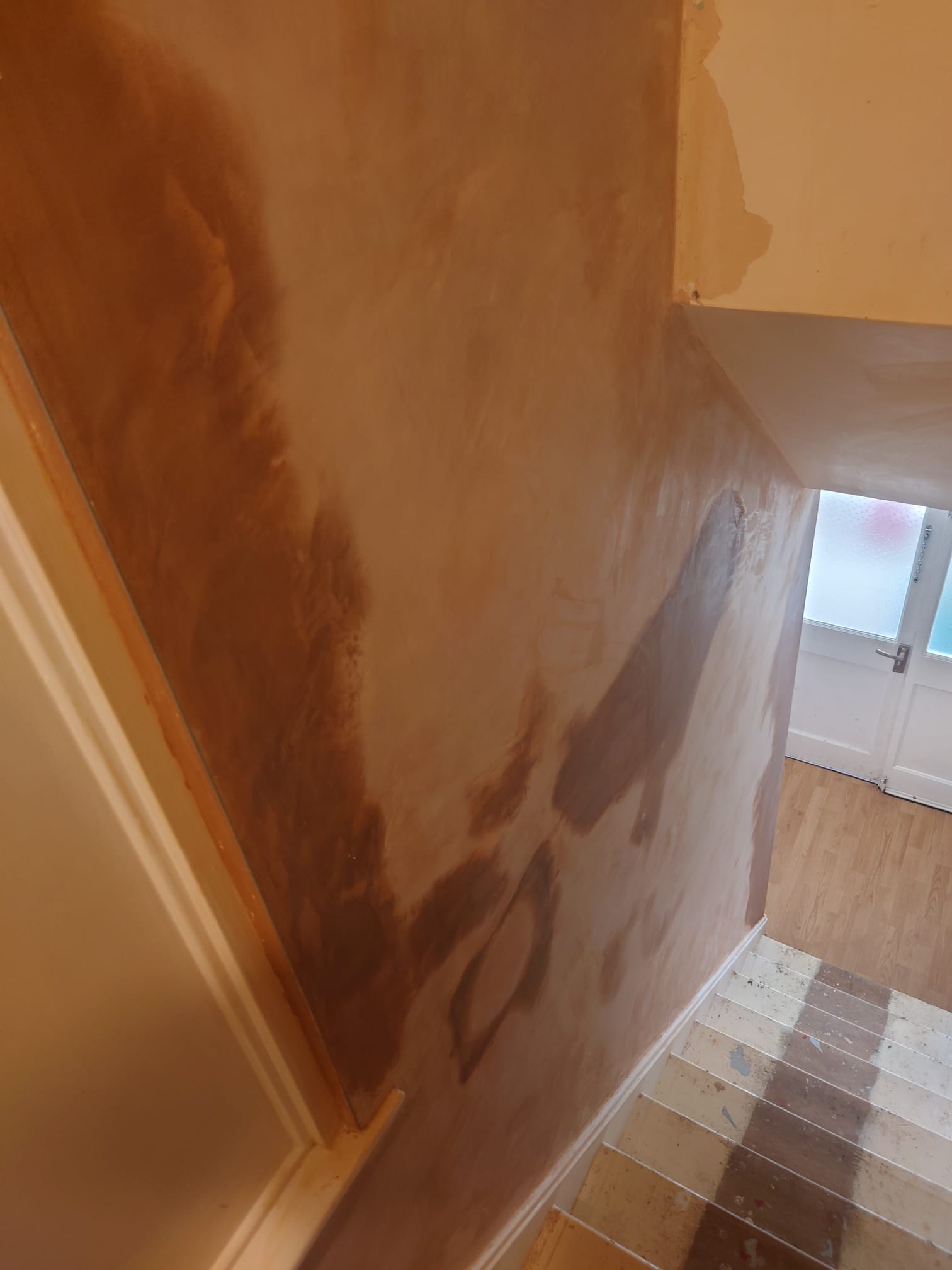Staircase wall plastering